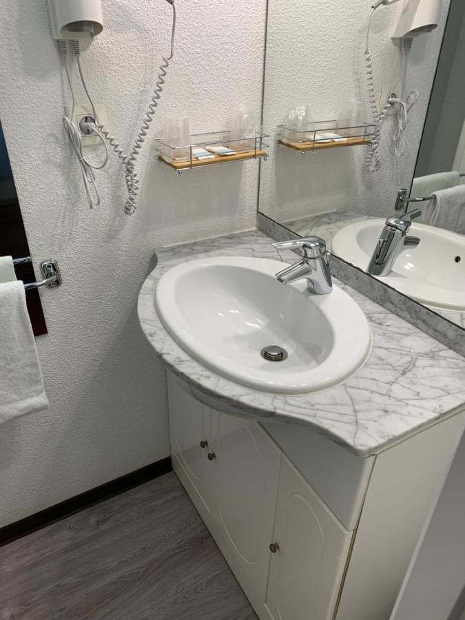Everhotel De Tarbes-Ibos エクステリア 写真