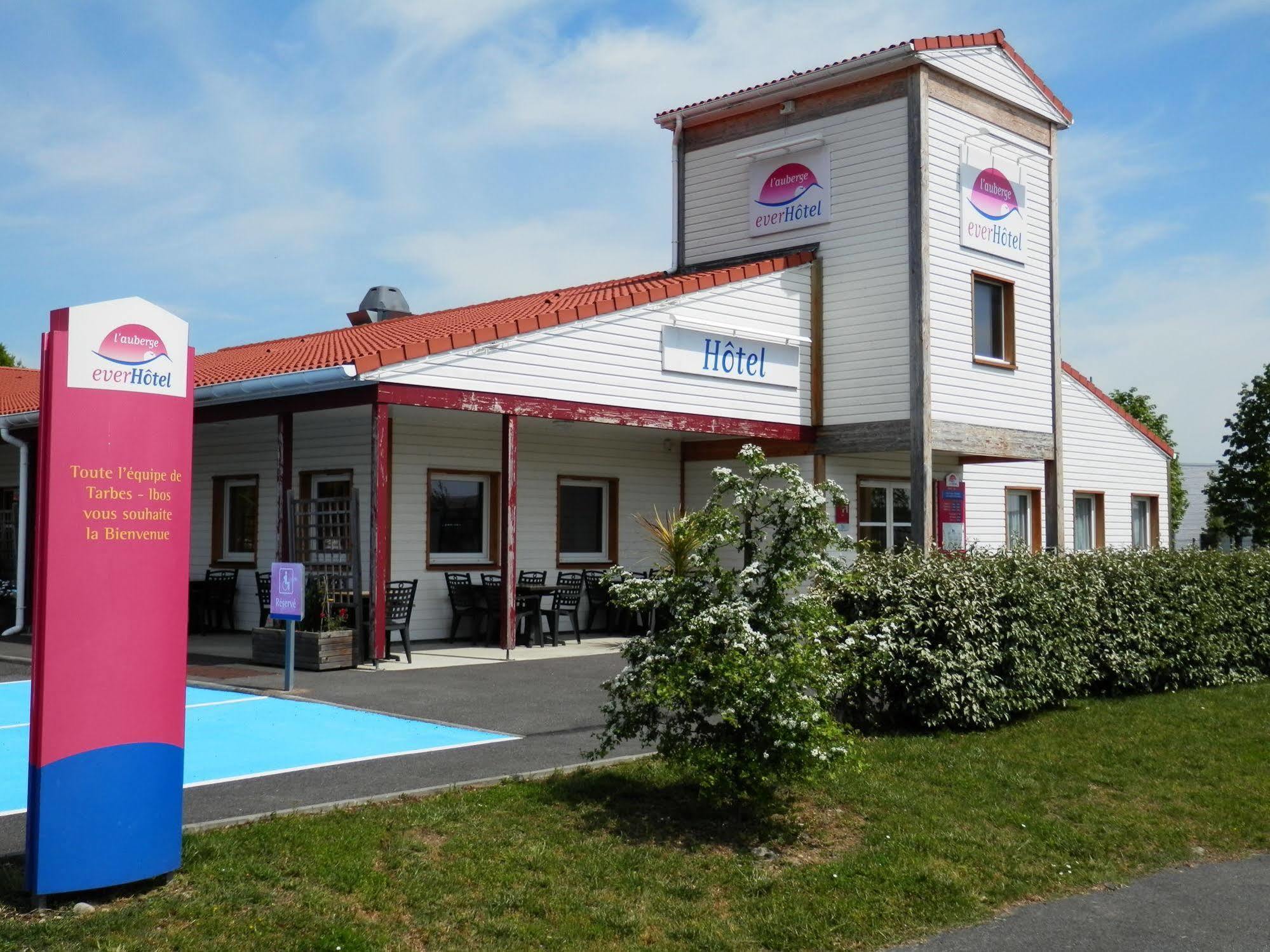 Everhotel De Tarbes-Ibos エクステリア 写真