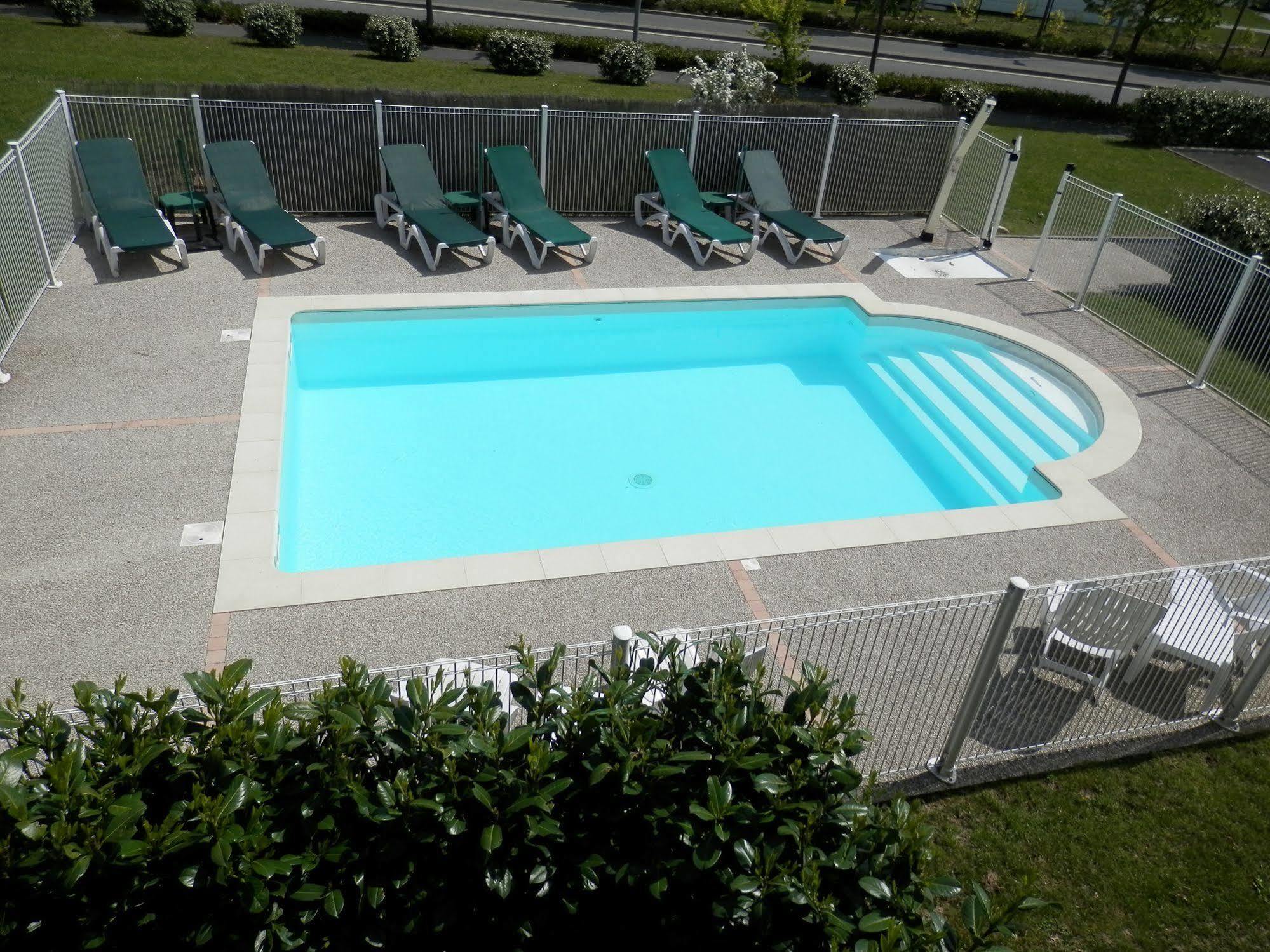 Everhotel De Tarbes-Ibos エクステリア 写真